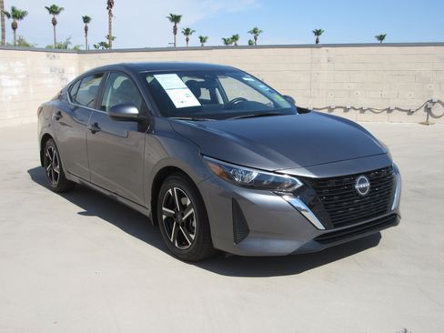 Used 2025 Nissan Sentra SV w/ All-Weather Package FWD image 2