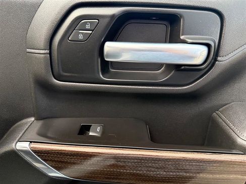 Used 2020 Chevrolet Silverado 2500 LT image 16