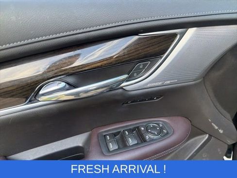 Used 2023 Cadillac XT6 Premium Luxury image 8