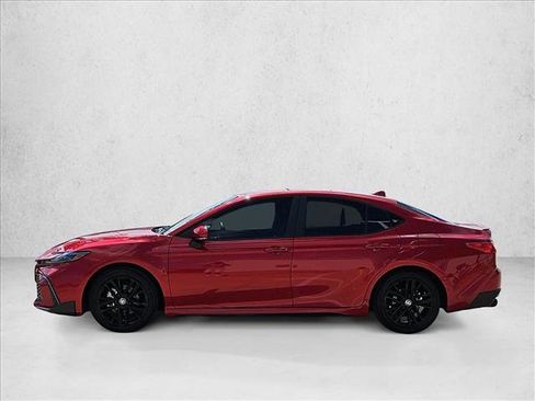 Used 2025 Toyota Camry SE image 8