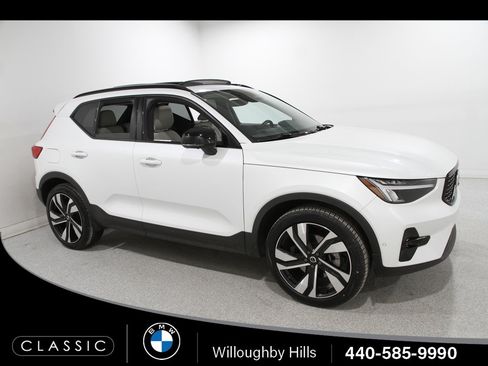 Used 2023 Volvo XC40 B5 Plus w/ Driver Assist Package image 1