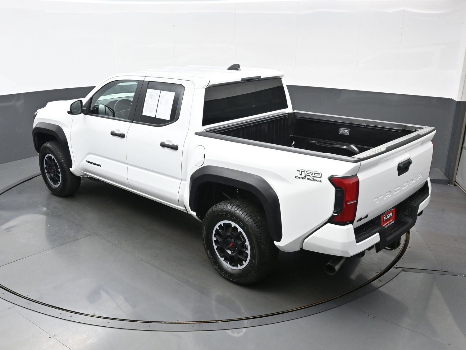 Used 2024 Toyota Tacoma TRD Off-Road AWD/4WD image 38