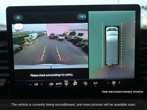 Used 2022 Ford E-Transit 148 High Roof Extended image 21