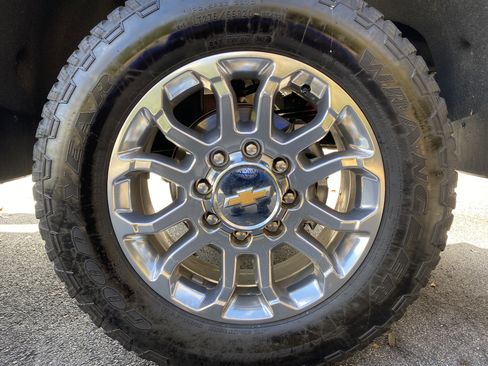 Used 2025 Chevrolet Silverado 2500 LTZ w/ LTZ Premium Package image 49