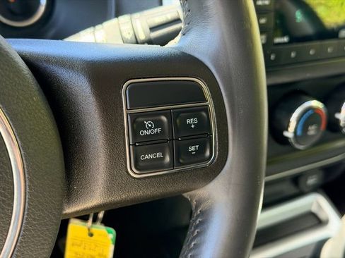 Used 2014 Jeep Compass 4WD image 9