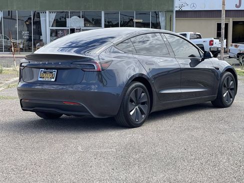 Used 2025 Tesla Model 3 Long Range RWD image 36