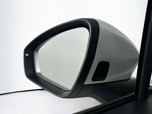 Used 2023 Volkswagen ID.4 Pro S image 16