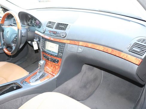 Used 2006 Mercedes-Benz E 500 4MATIC Wagon image 29