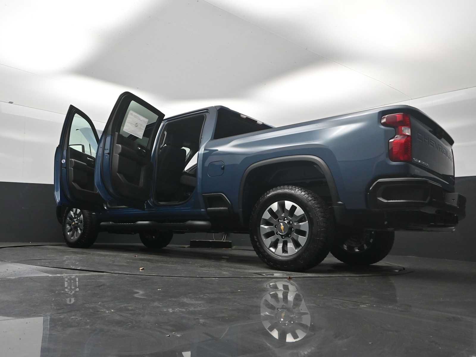New 2026 Chevrolet Silverado 2500 Custom w/ Custom Value Package AWD/4WD image 31