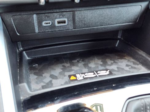 Used 2025 Chevrolet Colorado Trail Boss AWD/4WD image 16