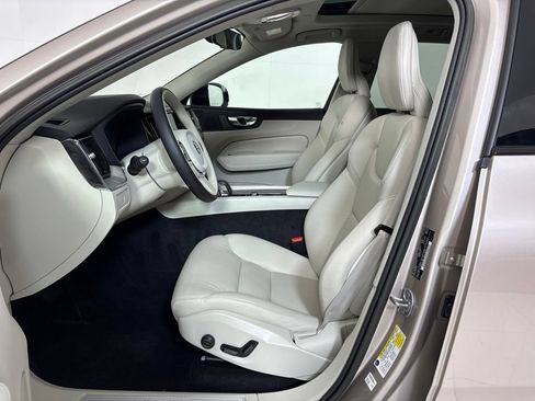 Used 2023 Volvo XC60 B5 Plus w/ Protection Package Premier AWD/4WD image 14