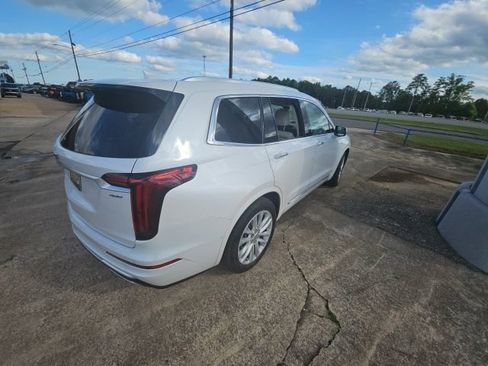 Used 2021 Cadillac XT6 Premium Luxury AWD/4WD image 6