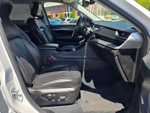 Used 2023 Jeep Grand Cherokee L Limited w/ Luxury Tech Group II AWD/4WD image 47