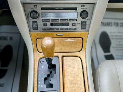 Used 2002 Lexus SC 430 Convertible RWD image 24