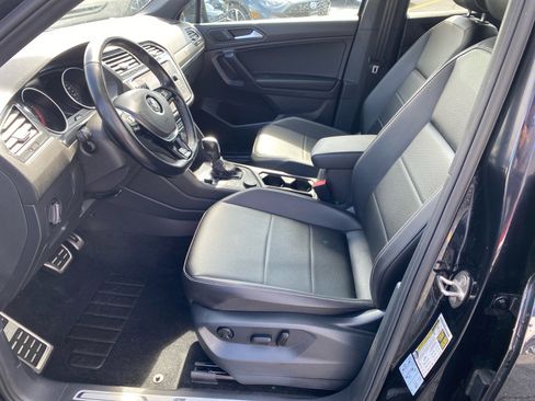 Used 2021 Volkswagen Tiguan SE R-Line image 9