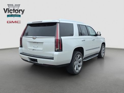 Used 2016 Cadillac Escalade Luxury image 17