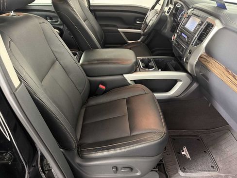 Used 2017 Nissan Titan SL RWD image 12