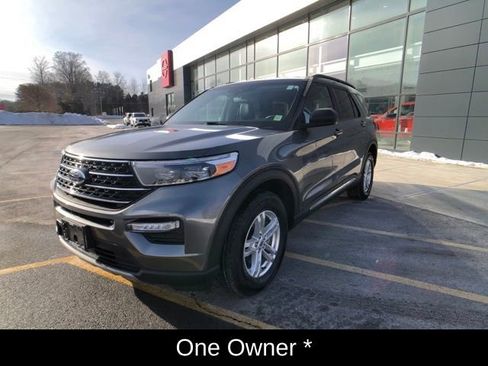 Used 2023 Ford Explorer XLT w/ Equipment Group 202A image 9