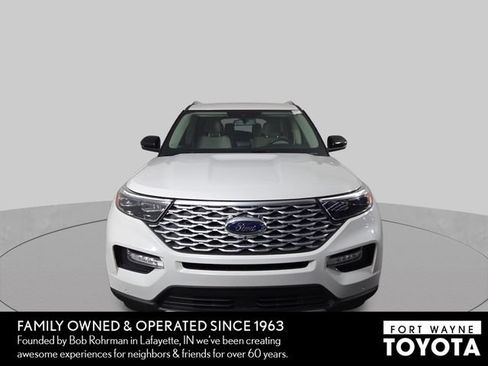 Used 2021 Ford Explorer Platinum w/ Equipment Group 601A AWD/4WD image 3