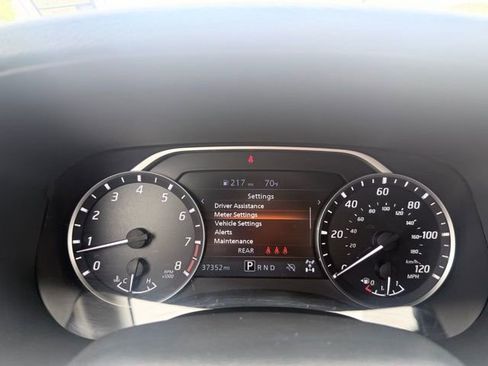 Certified 2024 Nissan Frontier SV image 12