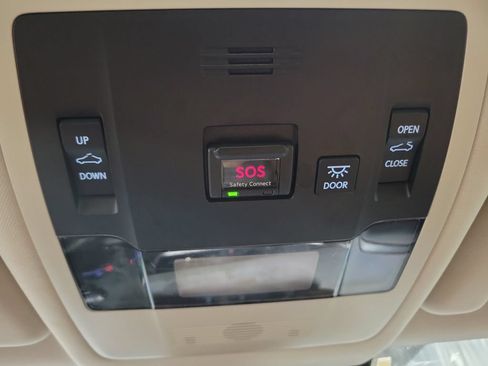 Used 2019 Lexus UX 250h AWD/4WD image 24