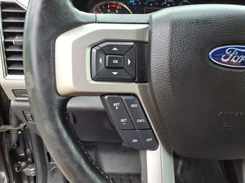Used 2018 Ford F250 Lariat w/ Lariat Ultimate Package AWD/4WD image 29