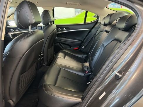 Used 2025 Genesis G70 2.5T image 11