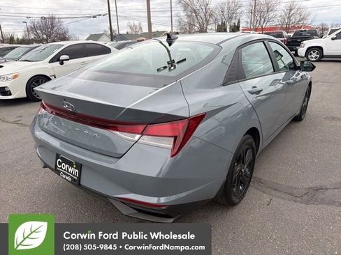 Used 2022 Hyundai Elantra SEL image 5