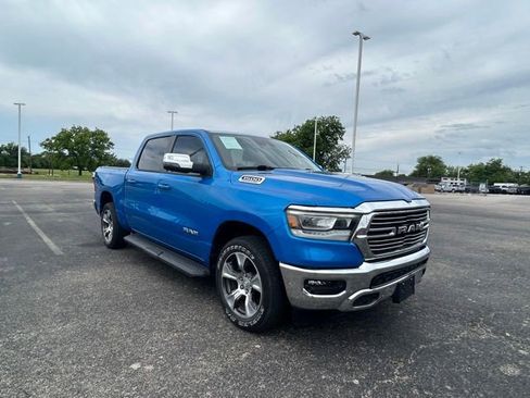 Used 2023 RAM 1500 Laramie AWD/4WD image 3