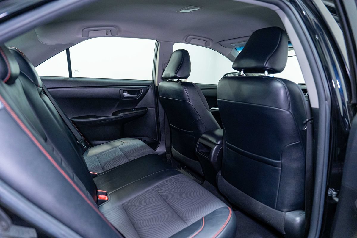 Used 2017 Toyota Camry SE FWD image 17