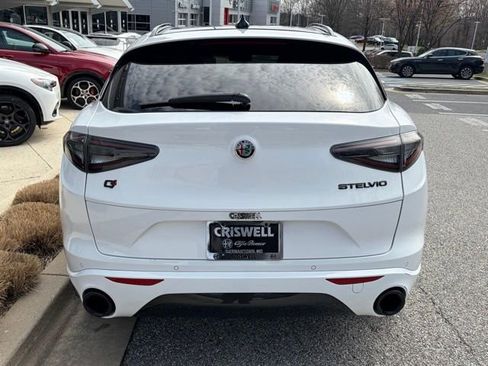 Used 2021 Alfa Romeo Stelvio Ti Sport image 5