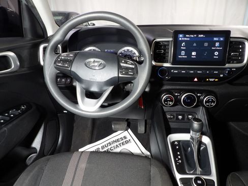 Used 2020 Hyundai Venue SEL FWD image 10