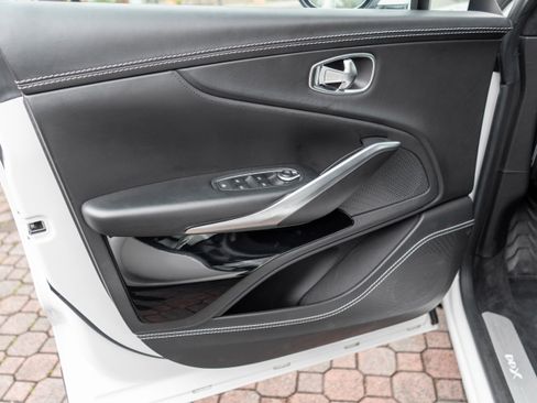 Used 2021 Aston Martin DBX image 14