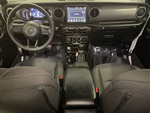 Used 2023 Jeep Wrangler Unlimited AWD/4WD image 16