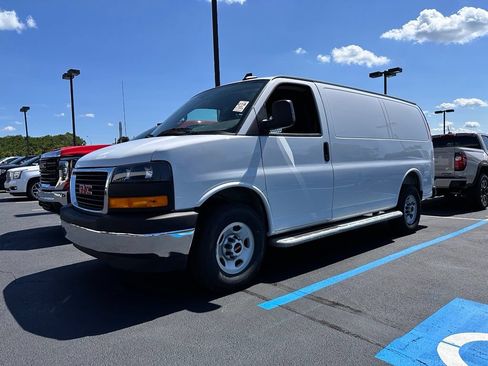 Used 2025 GMC Savana 2500 w/ Driver Convenience Package RWD image 2