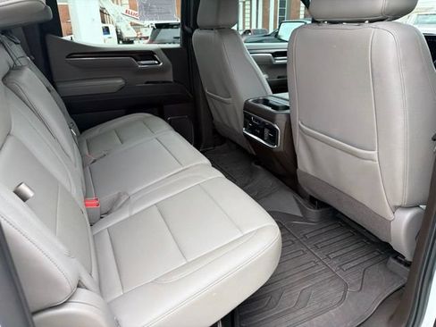 Used 2024 GMC Sierra 1500 SLT w/ SLT Premium Plus Package AWD/4WD image 16