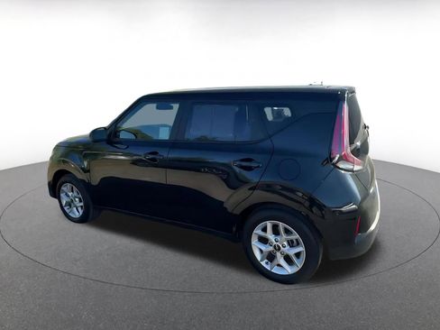 Used 2025 Kia Soul LX w/ LX Technology Package image 10