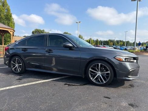 Used 2024 Honda Civic Touring image 4