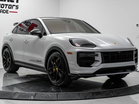 Used 2024 Porsche Cayenne Turbo GT AWD/4WD image 6