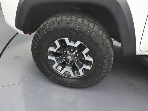 Used 2023 Toyota Tacoma TRD Off-Road w/ TRD Premium Off Road Package RWD image 9