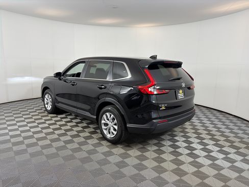 Used 2025 Honda CR-V LX image 8