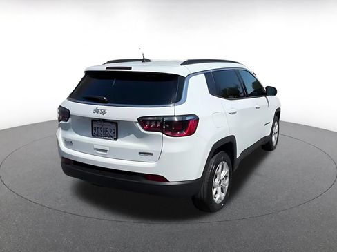 Used 2025 Jeep Compass Latitude AWD/4WD image 14