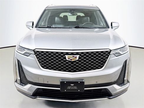 Used 2023 Cadillac XT6 Premium Luxury image 2