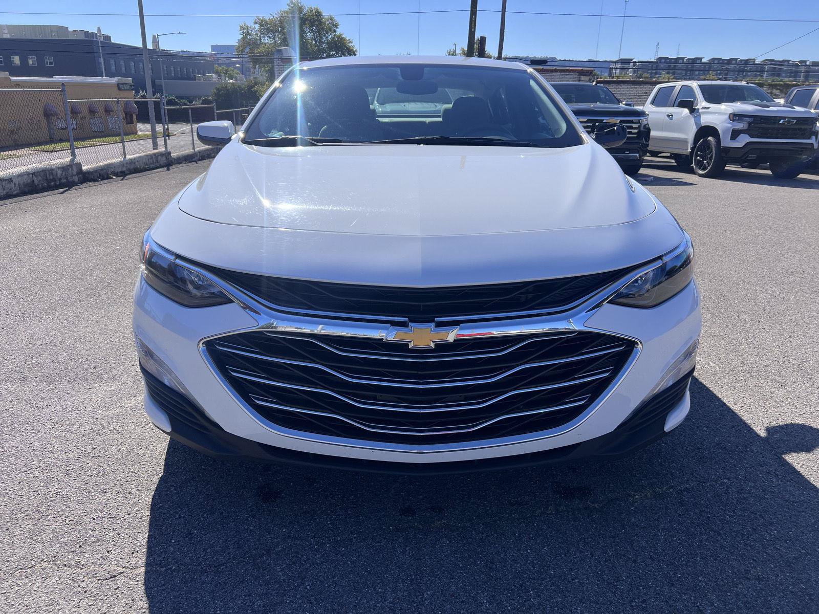 Used 2022 Chevrolet Malibu LT FWD image 2