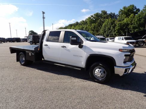 Used 2025 Chevrolet Silverado 3500 W/T w/ WT Convenience Package AWD/4WD image 10