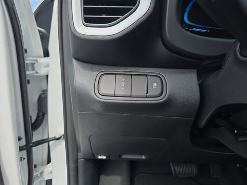 Certified 2026 Hyundai Venue SEL FWD image 17