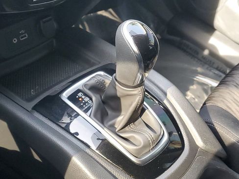 Used 2018 Nissan Rogue S image 33