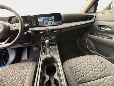 Used 2025 Nissan Kicks SV image 16