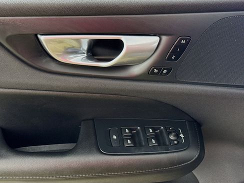 Used 2024 Volvo S60 B5 Core image 19