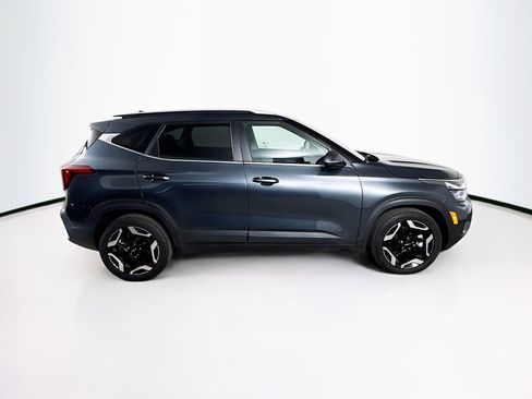 Used 2024 Kia Seltos SX w/ SX Sunroof Package image 2